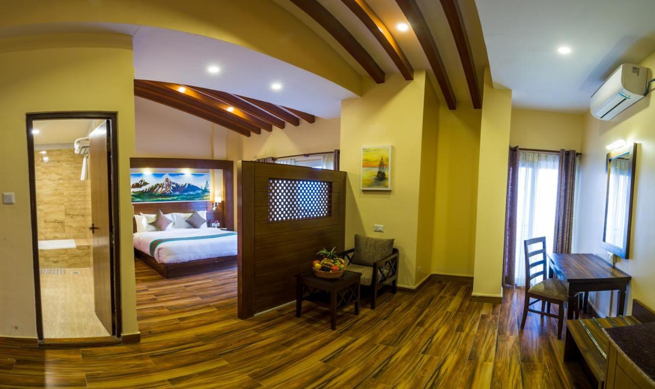 Himalaya Drishya Resort Дхуликхел Экстерьер фото