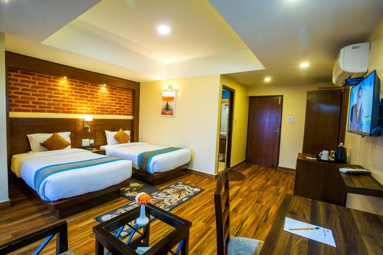 Himalaya Drishya Resort Дхуликхел Экстерьер фото
